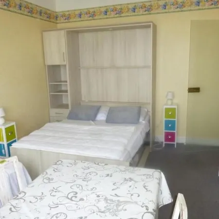 Royan, 1 Piece, 3 Personnes - Fr-1-305-851 Appartement *